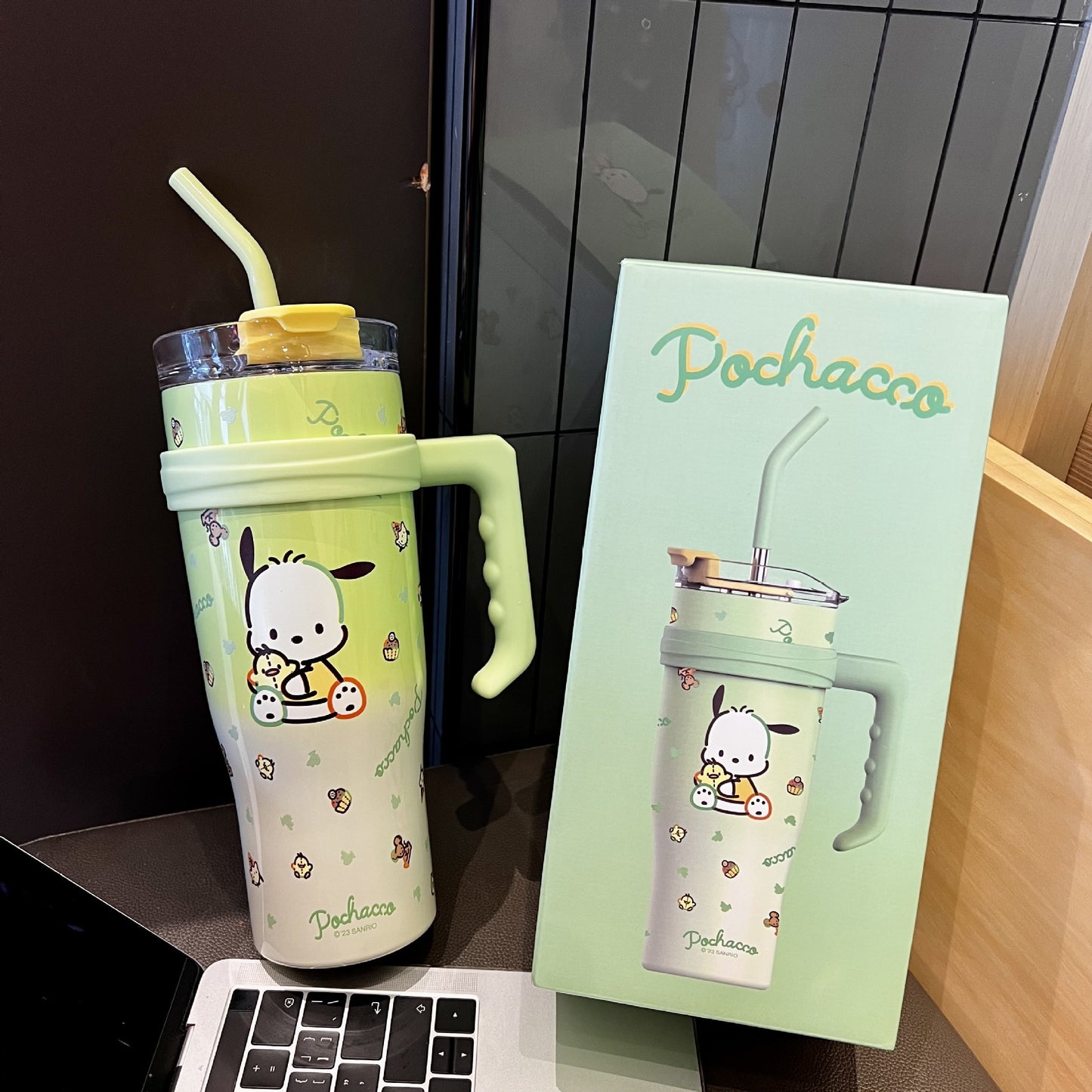 Sanrio Character Vacuum Cup with Straw Handle 1200ml